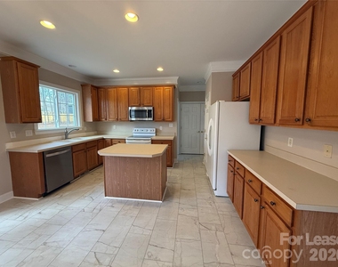 3993 Lake Shore Road S - Photo Thumbnail 12