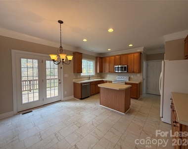 3993 Lake Shore Road S - Photo Thumbnail 11
