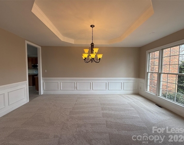 3993 Lake Shore Road S - Photo Thumbnail 7