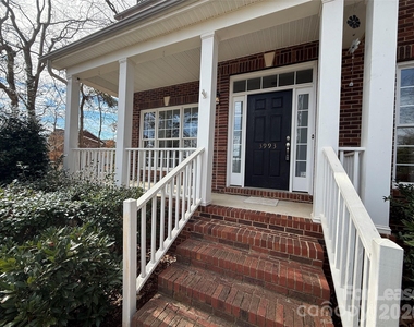 3993 Lake Shore Road S - Photo Thumbnail 1
