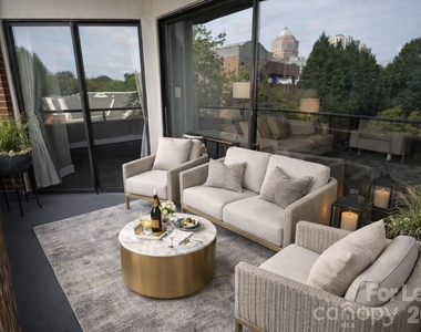224 N Poplar Street - Photo Thumbnail 5
