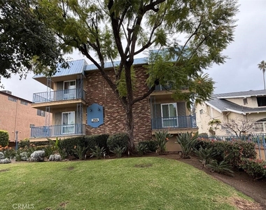 703 E California Boulevard - Photo Thumbnail 11
