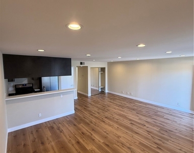 602 W California - Photo Thumbnail 4