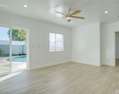 24306 Gilmore Street - Photo Thumbnail 15