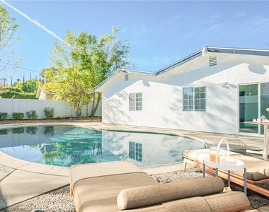 24306 Gilmore Street - Photo Thumbnail 31