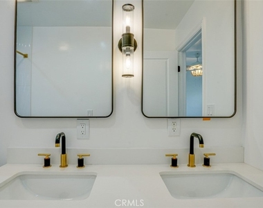 24306 Gilmore Street - Photo Thumbnail 9