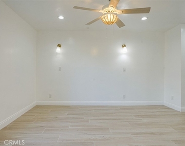 24306 Gilmore Street - Photo Thumbnail 7