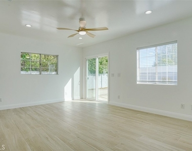 24306 Gilmore Street - Photo Thumbnail 13