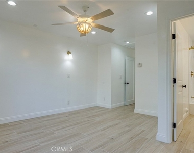 24306 Gilmore Street - Photo Thumbnail 6