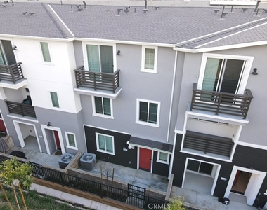 1487 Skyline Lane - Photo Thumbnail 34