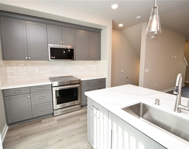 1487 Skyline Lane - Photo Thumbnail 19