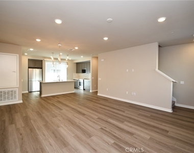1487 Skyline Lane - Photo Thumbnail 22