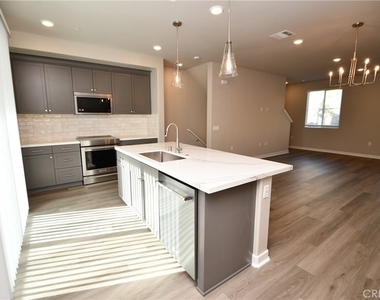 1487 Skyline Lane - Photo Thumbnail 20