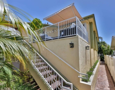 810 D Avenue - Photo Thumbnail 2