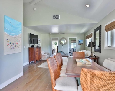 810 D Avenue - Photo Thumbnail 7