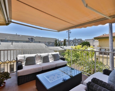 810 D Avenue - Photo Thumbnail 5