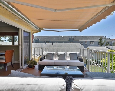 810 D Avenue - Photo Thumbnail 4