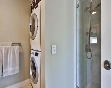 810 D Avenue - Photo Thumbnail 15