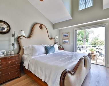 810 D Avenue - Photo Thumbnail 18