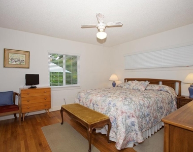 621 Country Club Lane - Photo Thumbnail 9