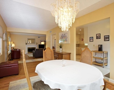 621 Country Club Lane - Photo Thumbnail 5