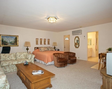 621 Country Club Lane - Photo Thumbnail 6