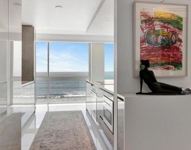 1760 Avenida Del Mundo - Photo Thumbnail 12