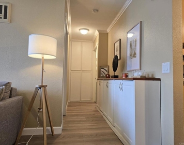 528 Anita Street - Photo Thumbnail 5