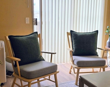 528 Anita Street - Photo Thumbnail 3
