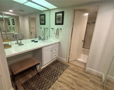 2701 E Mesquite - Photo Thumbnail 8