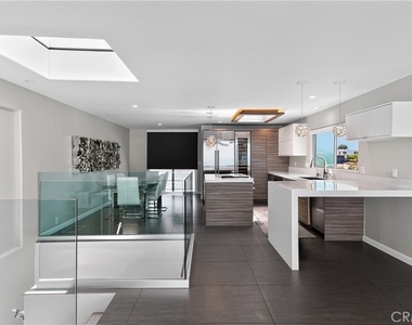 855 Santa Ana Street - Photo Thumbnail 6