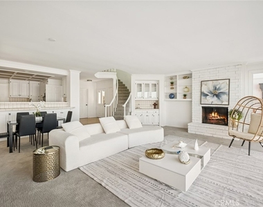 1214 E Balboa Boulevard - Photo Thumbnail 3