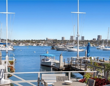 1214 E Balboa Boulevard - Photo Thumbnail 21