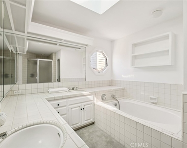 1214 E Balboa Boulevard - Photo Thumbnail 20