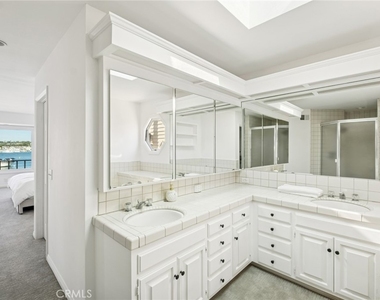 1214 E Balboa Boulevard - Photo Thumbnail 19