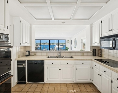 1214 E Balboa Boulevard - Photo Thumbnail 9