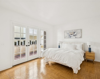 1214 E Balboa Boulevard - Photo Thumbnail 10