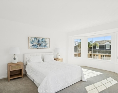 1214 E Balboa Boulevard - Photo Thumbnail 14