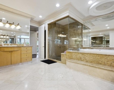 5344 Leghorn Avenue - Photo Thumbnail 13