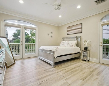 5344 Leghorn Avenue - Photo Thumbnail 11