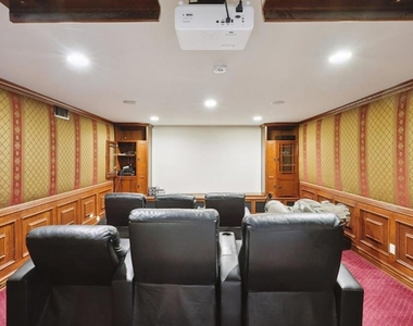 5344 Leghorn Avenue - Photo Thumbnail 8