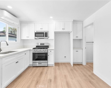 6525 Ajax Avenue - Photo Thumbnail 5