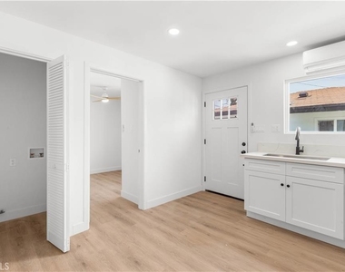 6525 Ajax Avenue - Photo Thumbnail 8