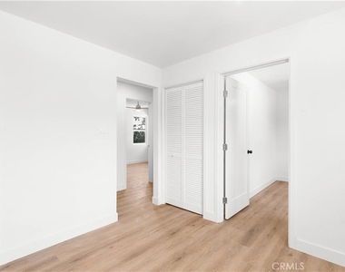 6525 Ajax Avenue - Photo Thumbnail 6