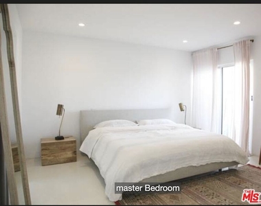 3817 Surfwood Road - Photo Thumbnail 11