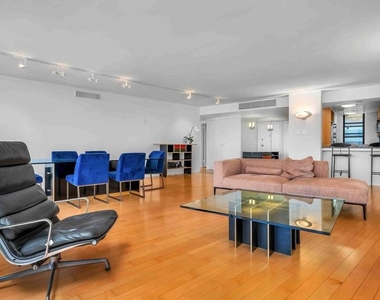 4316 Marina City Dr - Photo Thumbnail 5