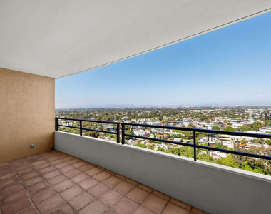 4316 Marina City Dr - Photo Thumbnail 9