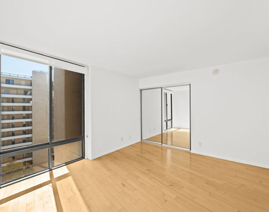 4316 Marina City Dr - Photo Thumbnail 22