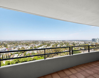 4316 Marina City Dr - Photo Thumbnail 8