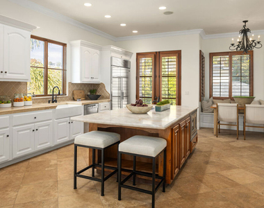 587 Entrada Drive - Photo Thumbnail 8